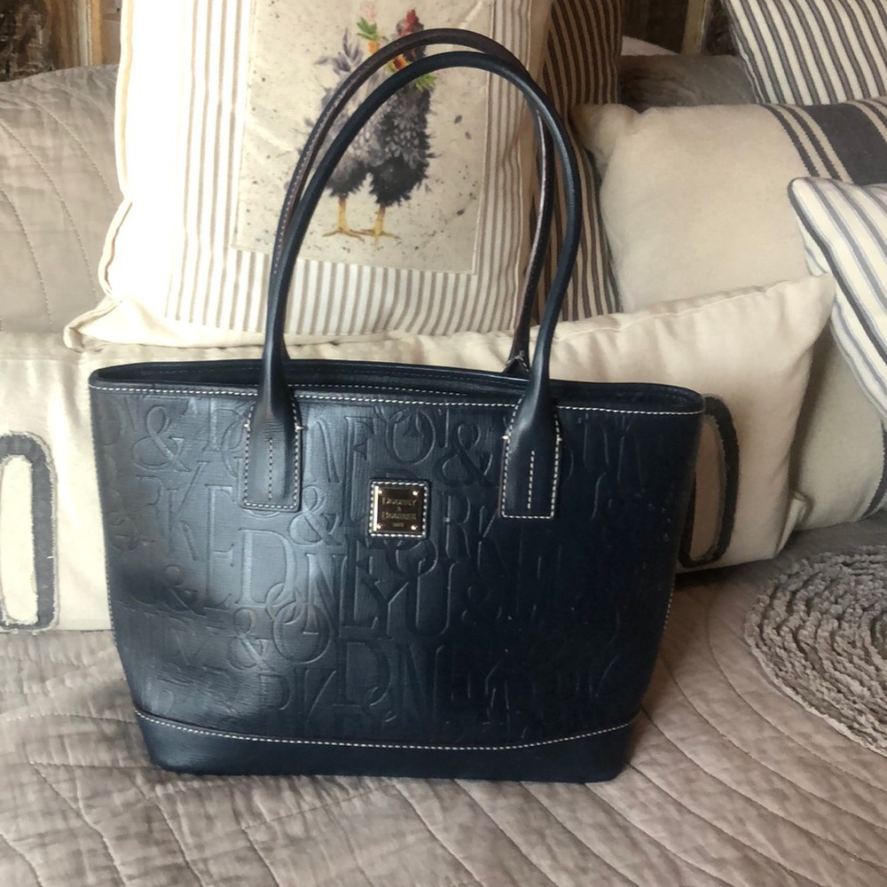 Dooney & Bourke Navy Blue shoulder bag - sm/med.
